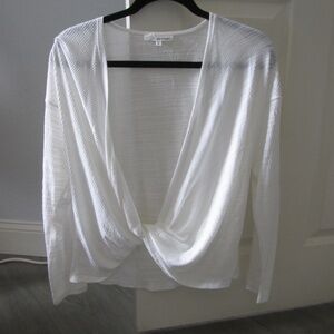 june & hudson White Twist front top - NWOT - Size Medium